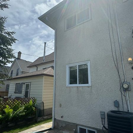 Walking Distance To St Boniface, Easy Parking Vila Winnipeg Exterior foto