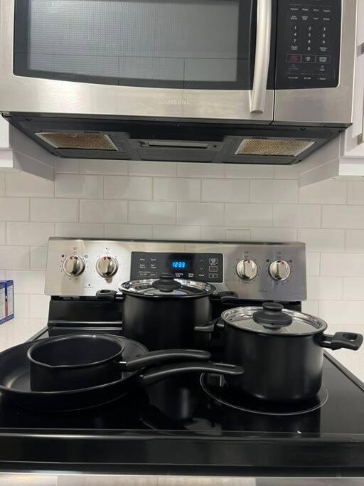 Walking Distance To St Boniface, Easy Parking Vila Winnipeg Exterior foto