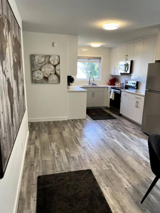 Walking Distance To St Boniface, Easy Parking Vila Winnipeg Exterior foto
