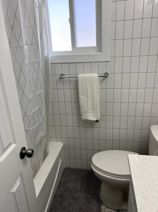 Walking Distance To St Boniface, Easy Parking Vila Winnipeg Exterior foto