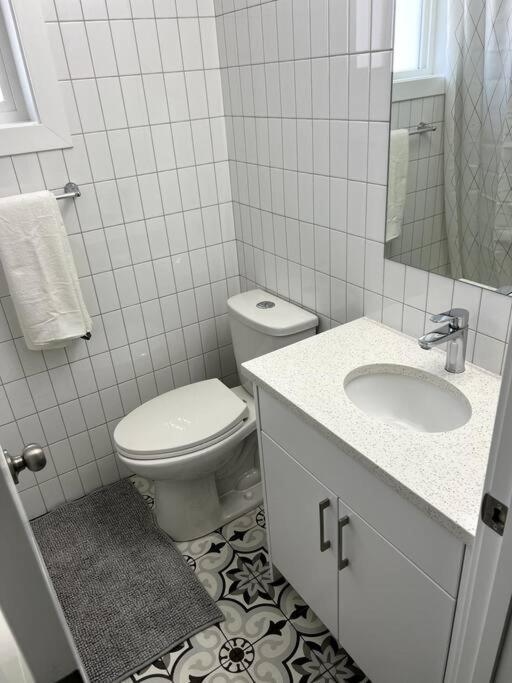 Walking Distance To St Boniface, Easy Parking Vila Winnipeg Exterior foto